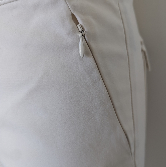 Stylish White Cropped Pants - Picture 8 of 10
